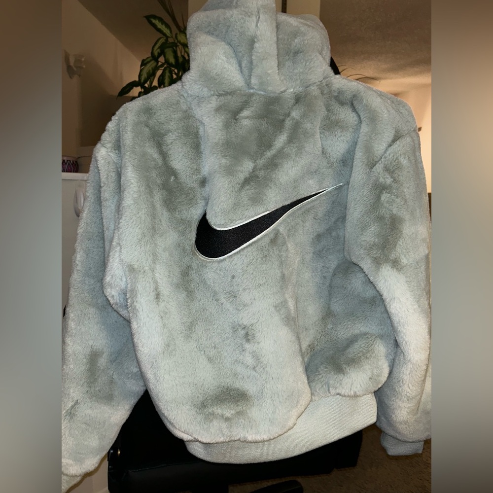 NIKE ZIP UP HOODIE Size: XS